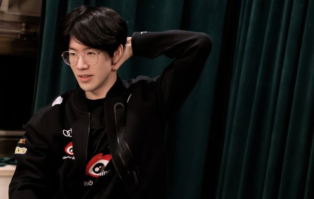 地的近百名 地的近百名