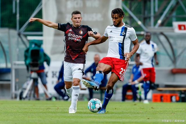 后卫两名 后卫两名