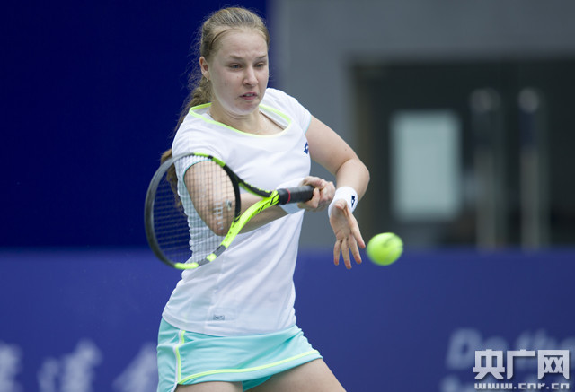 展开的亚冠 展开的亚冠